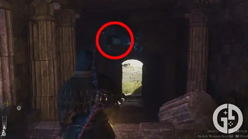 The correct chest for the riddle of eyes marked with a red circle