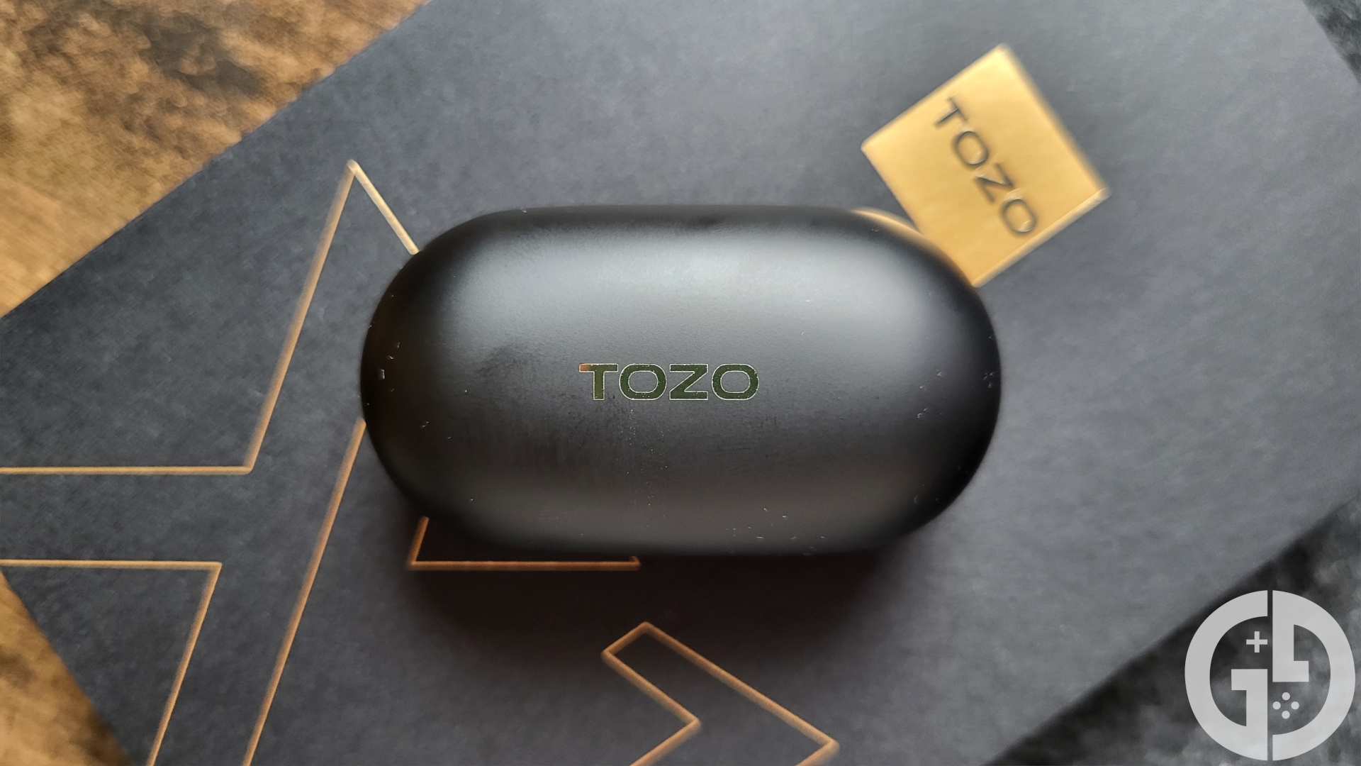 TOZO Golden X1 review: Golden name and performance