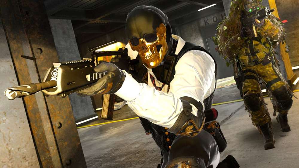 skull-operator-holding-gun-mw3.jpg