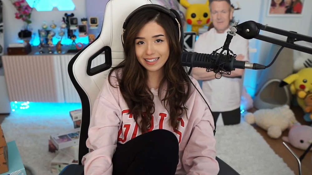 pokimane-twitch-contract.jpg