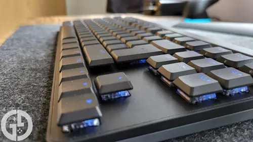 Image of the Logitech G515 from the side