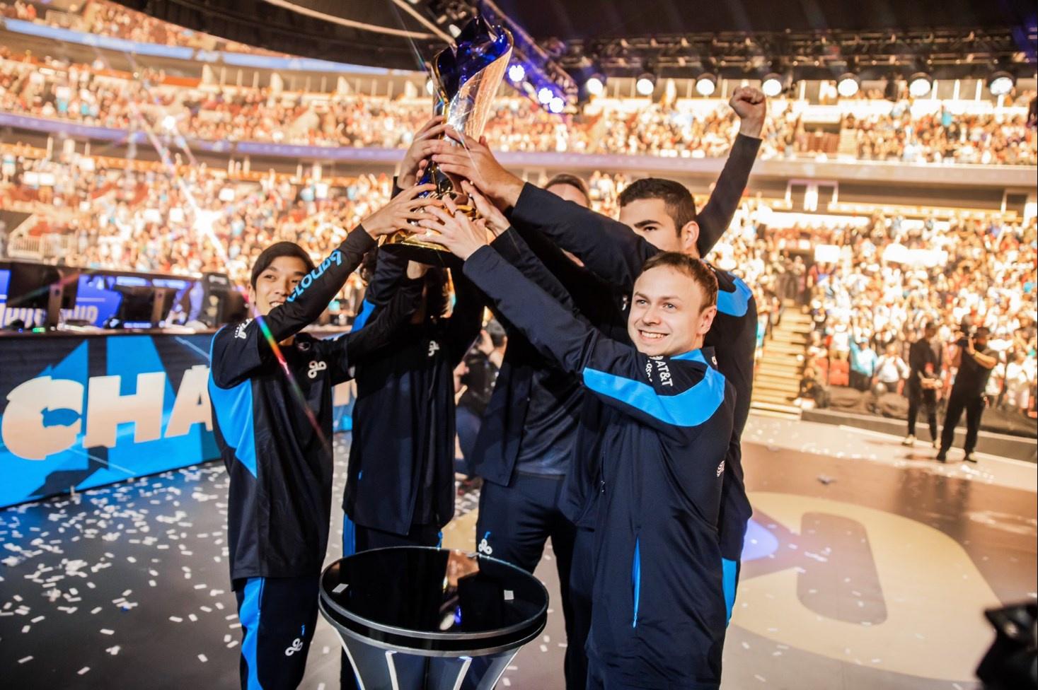 Cloud9 sweep 100 Thieves, take home the 2022 LCS Championship