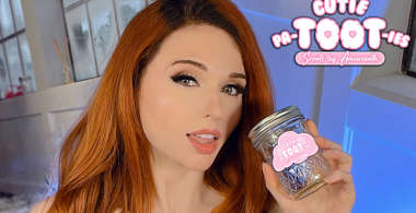 amouranth-fart-jars.jpg