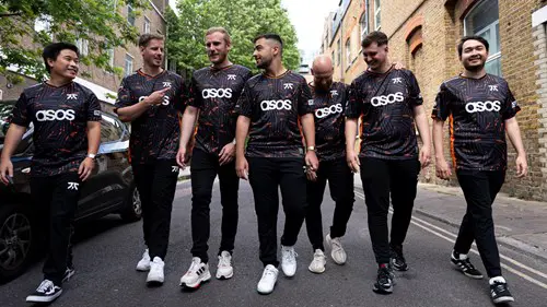 Image of the Fnatic CS:GO squad walking